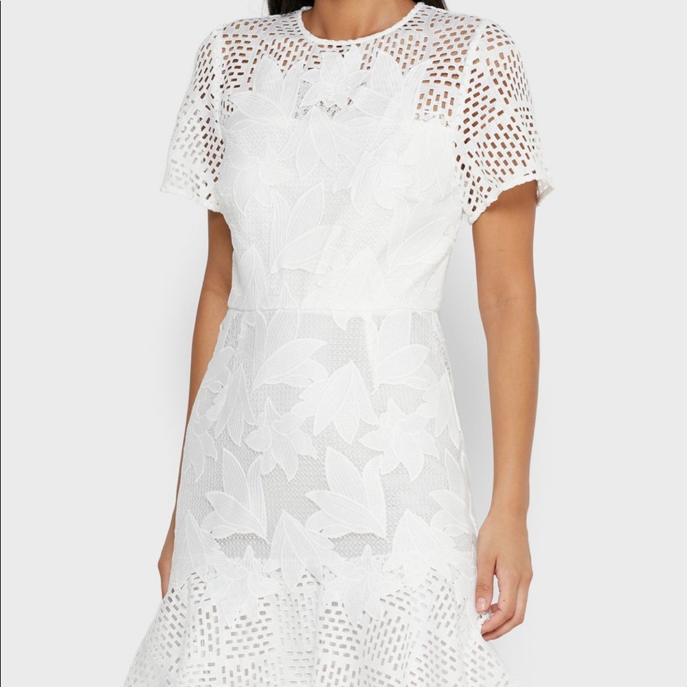Reiss Damara size 6 white appliqué cocktail dress